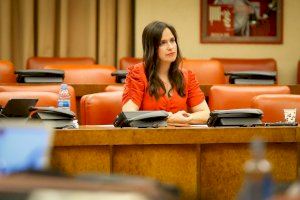 La valenciana Belén Hoyo, primera dimisión en el PP de Casado