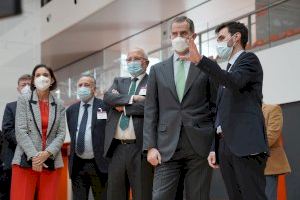 Felip VI visita L'Alqueria del Basket i les obres del Casal Espanya Arena de València - (foto 4)