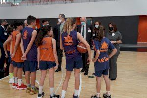 Felip VI visita L'Alqueria del Basket i les obres del Casal Espanya Arena de València - (foto 2)