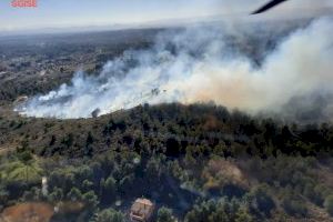 Controlat l'incendi d'Olocau a les portes de la Serra Calderona - (foto 2) Controlat l'incendi d'Olocau a les portes de la Serra Calderona - (foto 2)
