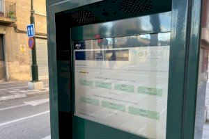 Las pantallas interactivas de la calle Entenza vuelven a estar operativas tras haber sido deshabilitadas por la Covid-19