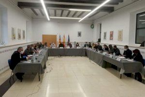 L’Ajuntament de Manises aprova una moció per a instar als bancs a millorar el servei