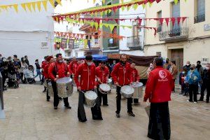 El porrat de Sant Macià ha omplit d'alegria els carrers de Ròtova El porrat de Sant Macià ha omplit d'alegria els carrers de Ròtova