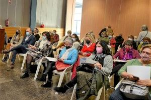 Les V Jornades sobre la Fibromiàlgia, que organitza la regidoria de salut de l'Ajuntament d'Oliva, seguides per més de mig centenar de persones en directe - (foto 2)