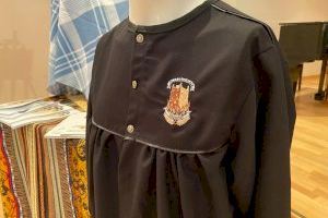 La Falla de la Plaça recupera la tradicional Blussó negre com a indumentària oficial de la comissió - (foto 3) La Falla de la Plaça recupera la tradicional Blussó negre com a indumentària oficial de la comissió - (foto 3)