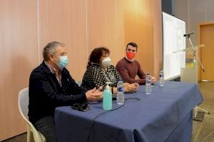 Les V Jornades sobre la Fibromiàlgia, que organitza la regidoria de salut de l'Ajuntament d'Oliva, seguides per més de mig centenar de persones en directe - (foto 4)