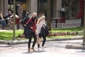 El Consell no contempla eliminar de moment la màscara en col·legis i interiors El Consell no contempla eliminar de moment la màscara en col·legis i interiors