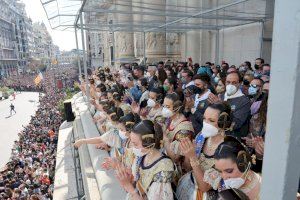 Ràpida, intensa i amb un final apoteòsic: així ha sigut la segona mascletà de València - (foto 4)