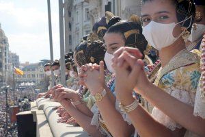 Ràpida, intensa i amb un final apoteòsic: així ha sigut la segona mascletà de València - (foto 5)