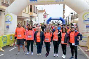 Los atletas oropesinos Miguel Fuentes y Sandra Lafuente suben a lo alto del podio en la Cursa de la Dona Los atletas oropesinos Miguel Fuentes y Sandra Lafuente suben a lo alto del podio en la Cursa de la Dona