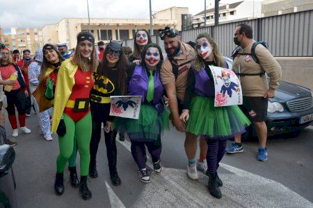 La Cavalcada del Ninot va recorrer els carrers de Sedaví