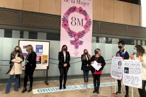 Santa Pola celebra el 8M con una ruta que visualiza a las mujeres santapoleras en el callejero de la ciudad