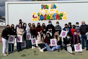 L’Ajuntament de Canals reparteix les bosses amb l’eslògan guanyador del 8M - (foto 4) L’Ajuntament de Canals reparteix les bosses amb l’eslògan guanyador del 8M - (foto 4)