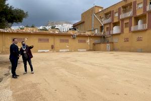 El Ayuntamiento de Peñíscola comienza las obras de la nueva pista polideportiva exterior - (foto 2)