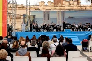 La SM l’Illa y las Reinas Infantiles de los últimos 50 años homenajean a Vicenta Pérez Bayona ‘Cuqui’ La SM l’Illa y las Reinas Infantiles de los últimos 50 años homenajean a Vicenta Pérez Bayona ‘Cuqui’