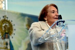 La SM l’Illa y las Reinas Infantiles de los últimos 50 años homenajean a Vicenta Pérez Bayona ‘Cuqui’ - (foto 3) La SM l’Illa y las Reinas Infantiles de los últimos 50 años homenajean a Vicenta Pérez Bayona ‘Cuqui’ - (foto 3)