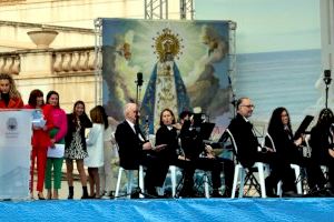 La SM l’Illa y las Reinas Infantiles de los últimos 50 años homenajean a Vicenta Pérez Bayona ‘Cuqui’ - (foto 4) La SM l’Illa y las Reinas Infantiles de los últimos 50 años homenajean a Vicenta Pérez Bayona ‘Cuqui’ - (foto 4)