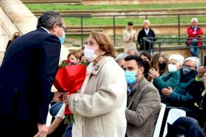 La SM l’Illa y las Reinas Infantiles de los últimos 50 años homenajean a Vicenta Pérez Bayona ‘Cuqui’ - (foto 5) La SM l’Illa y las Reinas Infantiles de los últimos 50 años homenajean a Vicenta Pérez Bayona ‘Cuqui’ - (foto 5)