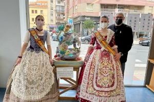 Exposició fotogràfica de la història dels premis de falles a Dénia al Mercat Municipal