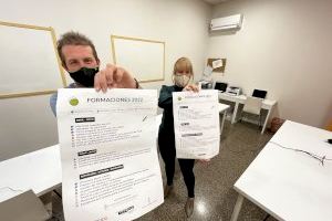 Petrer se alía con las academias locales para su nueva oferta formativa con 300 plazas y 20 cursos hasta final de año