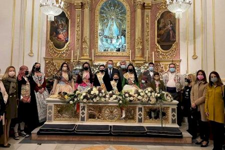 La Mare de Déu del Sofratge vuelve a recibir la ofrenda floral de las Fallas dos años después