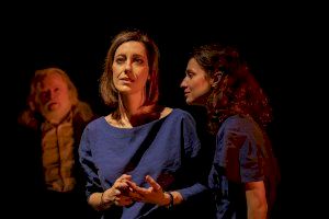 Sala Russafa celebra el Día Mundial del Teatro con el estreno en València de J’attendrai, candidata al Mejor Texto en la carrera a los Premios Max Sala Russafa celebra el Día Mundial del Teatro con el estreno en València de J’attendrai, candidata al Mejor Texto en la carrera a los Premios Max