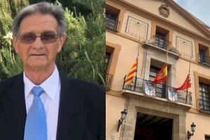 Banderas a media asta en el Ayuntamiento de Paterna por el fallecimiento del ex concejal Paco Campos