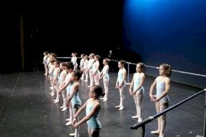 Riba-roja acoge las Trobades de Dansa con la participación de los conservatorios de Castelló, València, Alacant y Riba-roja