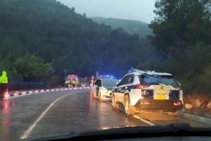 Un senderista cau de nit a un forat en la muntanya a Alfondeguilla