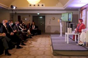 María Zaragoza exalta su pasión por los libros y la cultura en La biblioteca de fuego, Premio Azorín 2022 María Zaragoza exalta su pasión por los libros y la cultura en La biblioteca de fuego, Premio Azorín 2022