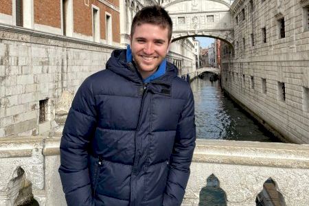 Xavi Rico, el tiktoker @Apitxat que triunfa con la promoción del valenciano