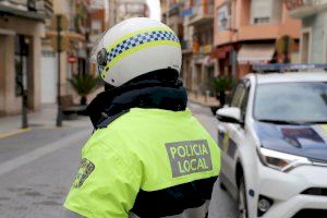 Detenido por quebrantar una orden de alejamiento tras ser sorprendido por la policía cuando acudían a un intento de robo en Elche Detenido por quebrantar una orden de alejamiento tras ser sorprendido por la policía cuando acudían a un intento de robo en Elche