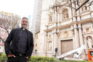 Descubren un proyectil de la Guerra Civil en la parroquia de la Santísima Cruz de Valencia