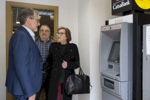 José Martí ensalza en Alcudia de Veo la implantación de cajeros automáticos emprendida por la Generalitat Valenciana en los pequeños pueblos de interior José Martí ensalza en Alcudia de Veo la implantación de cajeros automáticos emprendida por la Generalitat Valenciana en los pequeños pueblos de interior