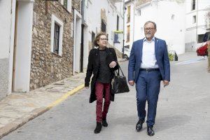 José Martí ensalza en Alcudia de Veo la implantación de cajeros automáticos emprendida por la Generalitat Valenciana en los pequeños pueblos de interior - (foto 3) José Martí ensalza en Alcudia de Veo la implantación de cajeros automáticos emprendida por la Generalitat Valenciana en los pequeños pueblos de interior - (foto 3)