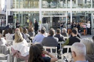 Paiporta inaugura la exposición ‘Valencianas por la igualdad’ con un concierto de Só de Bassi Paiporta inaugura la exposición ‘Valencianas por la igualdad’ con un concierto de Só de Bassi