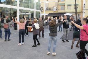 Paiporta inaugura la exposición ‘Valencianas por la igualdad’ con un concierto de Só de Bassi - (foto 2) Paiporta inaugura la exposición ‘Valencianas por la igualdad’ con un concierto de Só de Bassi - (foto 2)