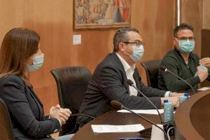 Alumnos del Bernat de Sarrià ‘examinan’ a sus representantes en el Ayuntamiento - (foto 2) Alumnos del Bernat de Sarrià ‘examinan’ a sus representantes en el Ayuntamiento - (foto 2)