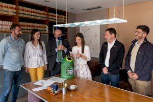 La gaiata número 7  "Cor de la Ciutat" y la colla Serrutxadors, ganadoras de la campaña de reciclaje de vidrio de Magdalena