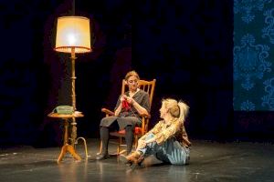 “Històries amb minúscules”, teatre per a joves i adults que fabula sobre el paper de les dones anònimes en el context del 23F, la visita del Papa a València o l’arribada del home a la Lluna