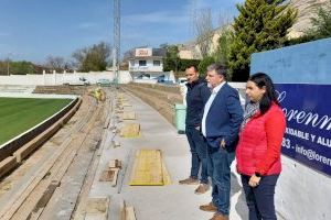 Deportes mejora la Grada Norte del campo de fútbol de La Solana de Villena