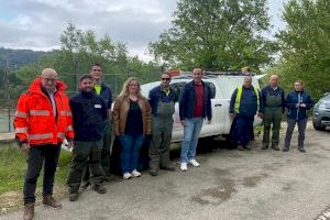 Abel Ibáñez visita in situ los trabajos que realizan en Benassal las brigadas de mitigación de incendios y la unidad de maquinaria para la reparación de pistas