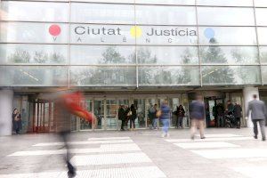 Juzgan a un hombre por asesinar a su compañero de trabajo en Riba-roja del Turia