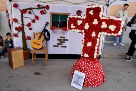 Bressol del Moble, vencedora del concurs de les Creus de Maig organitzat per la Junta Local Fallera