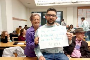 Estudiantado del Grado en Maestro de Educación Infantil de la UJI participa en una gincana en familia sobre educación para la diversidad