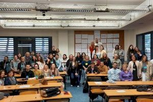 Estudiantado del Grado en Maestro de Educación Infantil de la UJI participa en una gincana en familia sobre educación para la diversidad - (foto 2)