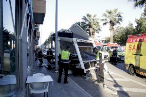 La Policia de Borriana manté la investigació sobre l'accident amb dos ferits greus La Policia de Borriana manté la investigació sobre l'accident amb dos ferits greus