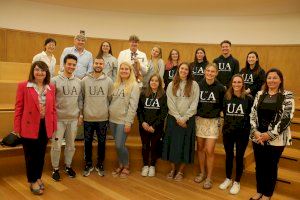 La Universitat d’Alacant celebra el Dia d’Europa amb la lectura de la Declaració de Robert Schuman per estudiants internacionals - (foto 5) La Universitat d’Alacant celebra el Dia d’Europa amb la lectura de la Declaració de Robert Schuman per estudiants internacionals - (foto 5)