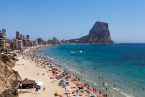 Mor un home ofegat en una platja de Calp