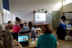 El profesorado del IES Comarcal se forma en Dublín dentro del programa Teacher training innovation 2021/2022 El profesorado del IES Comarcal se forma en Dublín dentro del programa Teacher training innovation 2021/2022